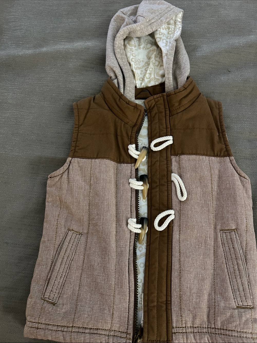 Kids Hooded Toggle Vest in Brown & Tan